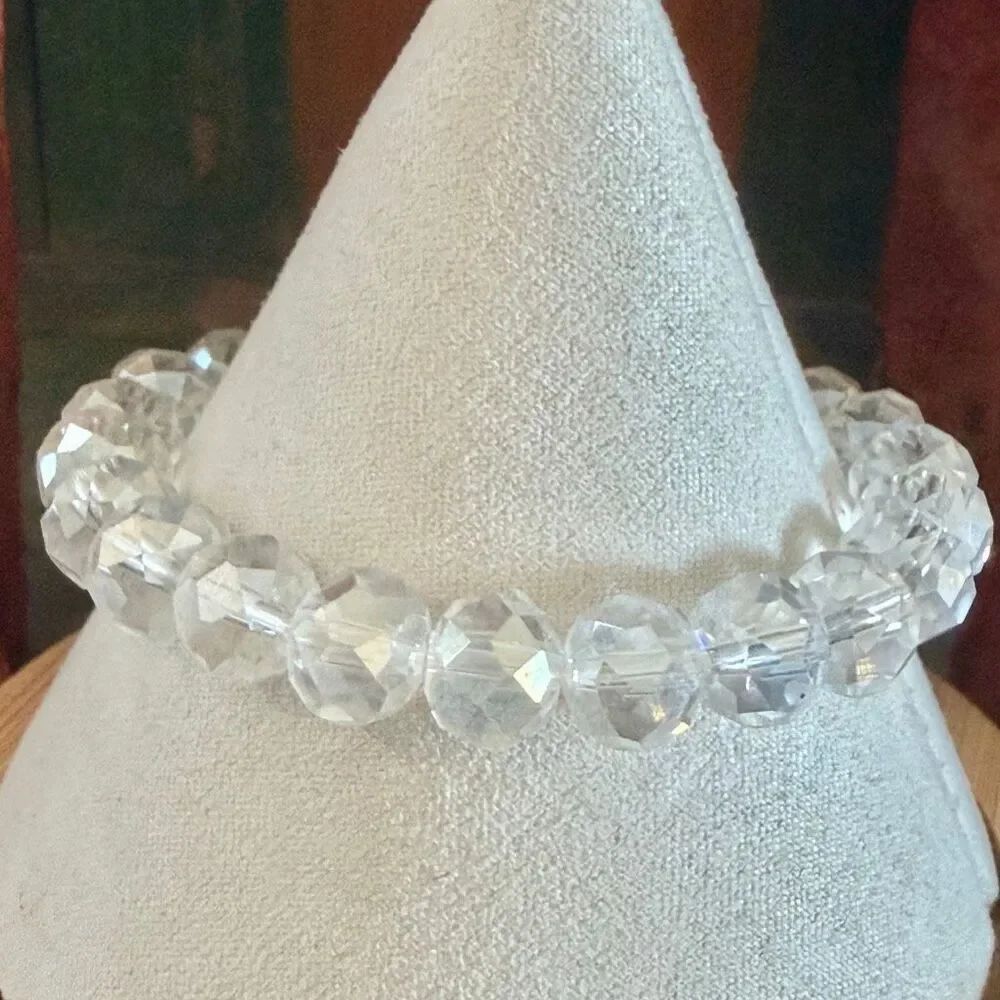 B & B Clear Faceted Glass Stretch Bracelet